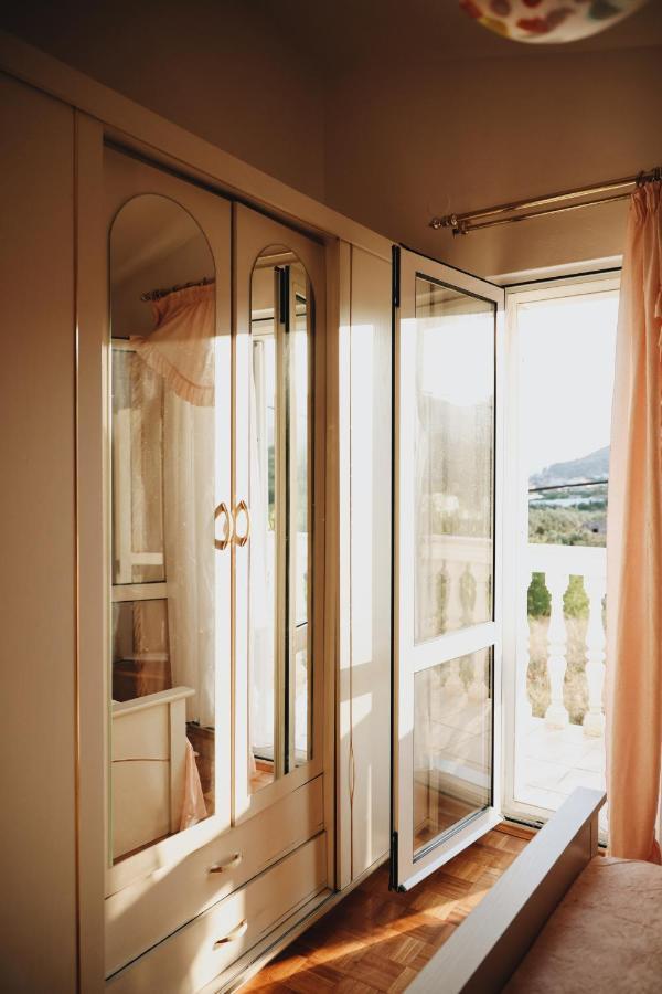Apartment Blanka With A Beautiful View Of トロギール エクステリア 写真